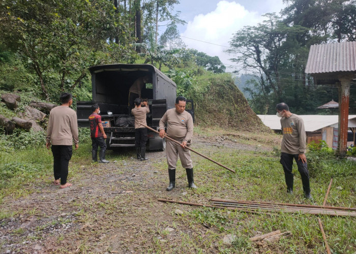 Percepat Pelayanan, Polres Lumajang Dirikan Tenda Pos Tanggap Bencana Pasca Erupsi Gunung Semeru