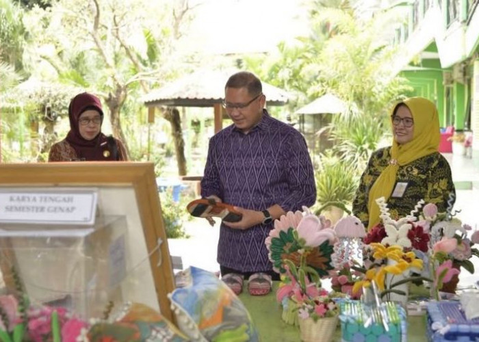 Sulap Sampah Jadi Karya, Kreativitas Siswa SMA Pukau Kadindik Jatim