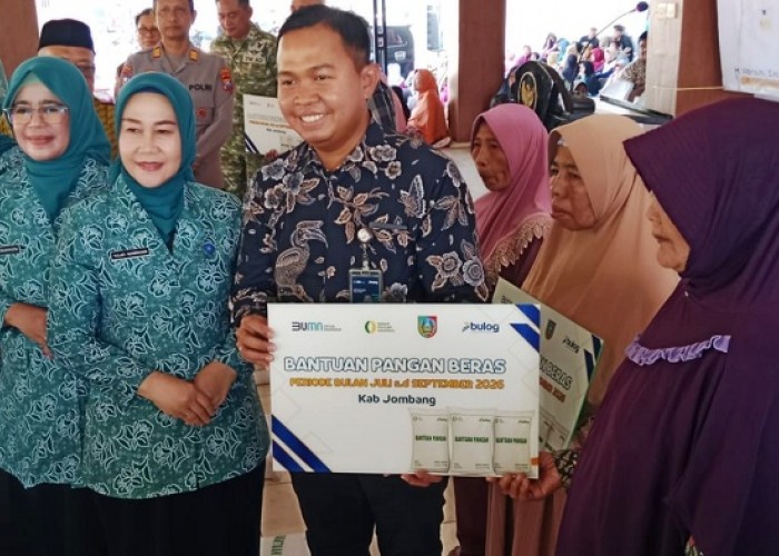 Bulog Mojokerto Salurkan Bantuan Beras, 209.646 KPM Jombang Terima Masing-masing 30 Kilogram