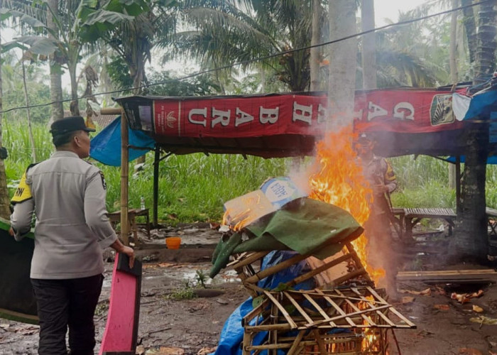 Respons Cepat Layanan Laporke Cak Kapolres, Polsek Ranuyoso Bakar Arena Sabung Ayam Wates Wetan