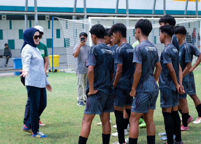 Dalami Pengembangan Olahraga, Anggota Komisi X DPR RI Belajar ke Persebaya Future Lab