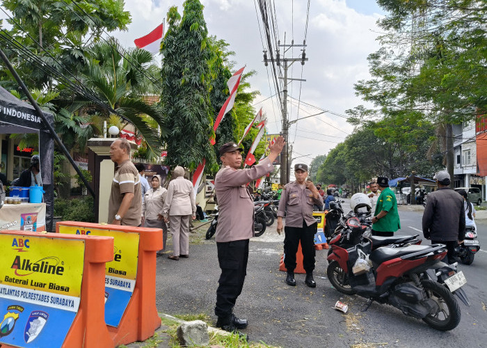 Peringati Hari Bhayangkara Ke-80, Polsek Tandes Gelar Makan Mie dan Ngopi Gratis Bersama Warga