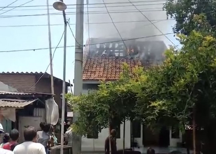 Berteriak saat Mandi, Rumah Warga Rejoso Terbakar