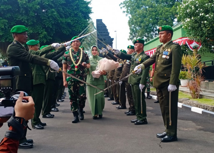 Disambut Pedang Pora, Pangdam V/ Brawijaya Mayjen Rudy Saladin Pesankan Jaga Soliditas