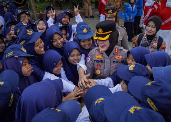 Polres Bojonegoro Edukasi Pelajar Lewat Polwan Goes To School Sambut Hari Jadi Polwan Ke-78