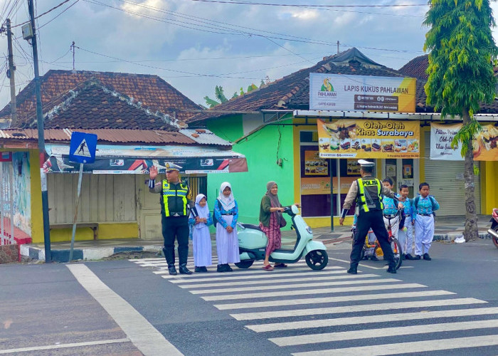 Operasi Patuh Semeru 2025, Satlantas Polres Lumajang Tertibkan Lalu Lintas dan Beri Imbauan