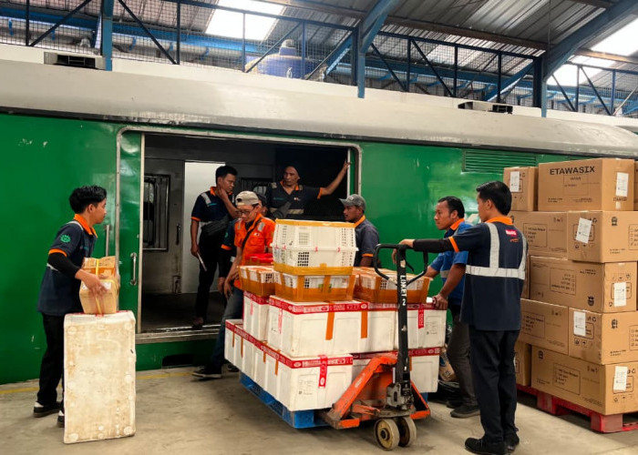 Makin Diminati Pelaku Usaha, Angkutan Barang KAI Daop 8 Naik 7,13 Persen