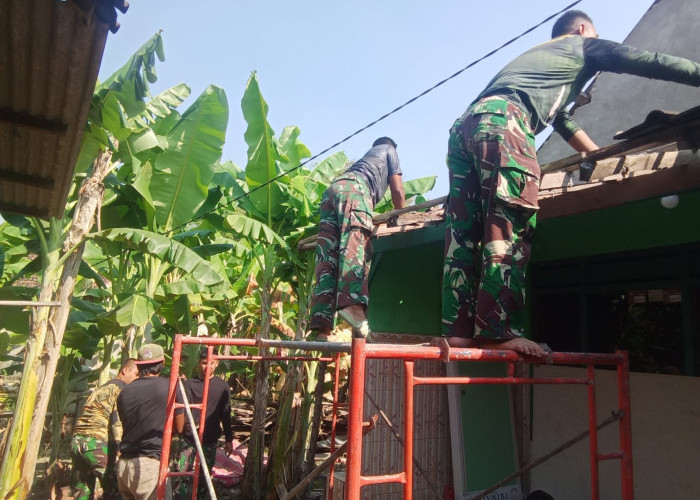 Satgas TMMD Ke-126 Kodim 0816/Sidoarjo dan Warga Wujudkan Rumah Layak Huni