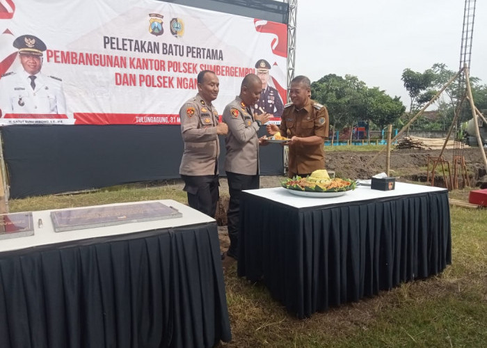 Bupati Gatut Sunu Pimpin Peletakan Batu Pertama Pembangunan Polsek Sumbergempol dan Ngantru