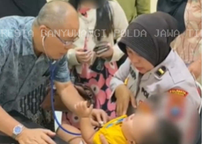 Tim Dokkes Polresta Banyuwangi Selamatkan Bayi dari Ancaman Kejang Akibat Demam Tinggi