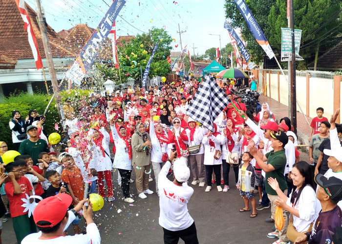 Warga Kebondalem Jember Semarakkan HUT RI dengan Jalan Sehat, Sediakan Puluhan Doorprize