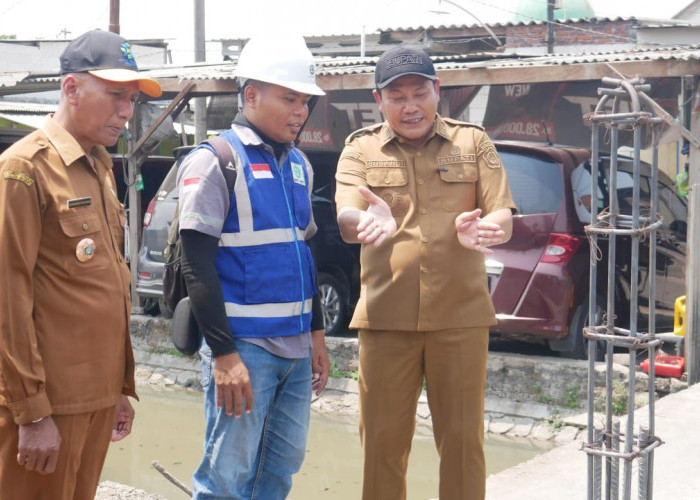 Bupati Subandi Sidak Betonisasi Jalan Gedangan–Betro, Minta Proyek Dipercepat
