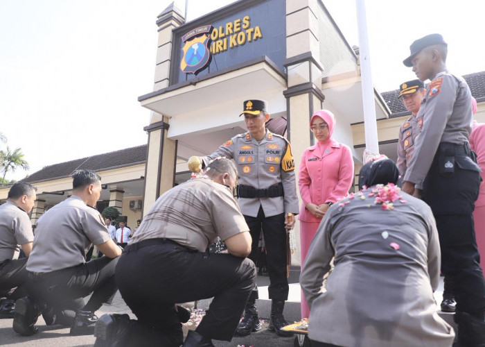Naik Pangkat, Naik Tanggung Jawab: Kapolres Kediri Kota Pimpin Korp Raport Personel
