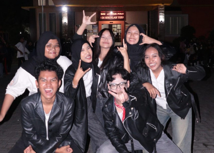 Band Sixforzando Tampil Memukau di Surabaya Fashion Festival 2025