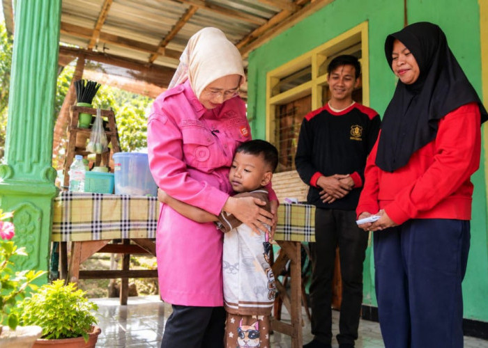 Bupati Lumajang Beri Semangat Arga, Pejuang Kecil yang Akan Jalani Operasi Jantung di India