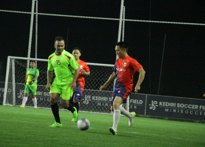 Kapolres Kediri Kota Tanding Mini Soccer Bareng Dandim 0809 dan Humas PT Gudang Garam