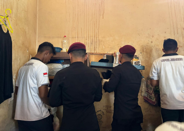 Gebrakan Zero Halinar, Lapas Jember Rutin Sikat Barang Terlarang di Kamar Warga Binaan