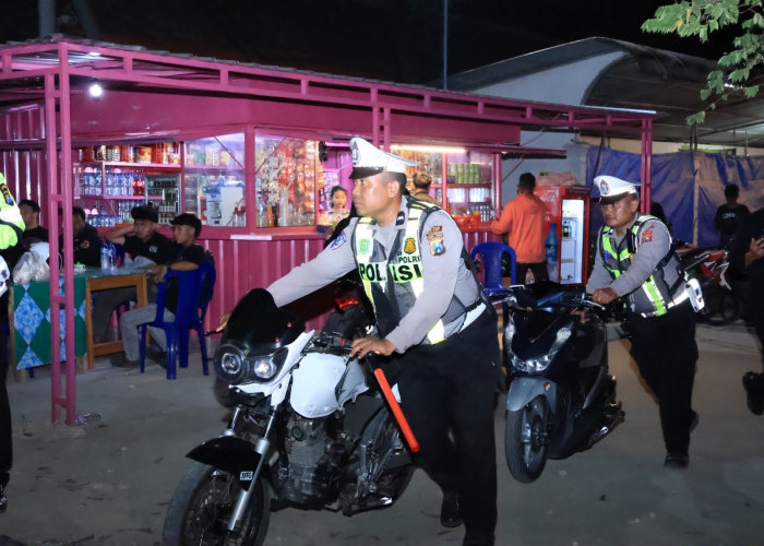 Ganggu Kamseltibcar Lantas di Ngawi, Puluhan Motor Penggembira Pengesahan IKS PI Ditindak Tegas Polisi 