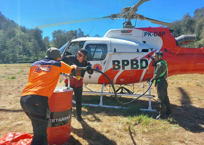 600 Hektare Terbakar, Helikopter BNPB Guyurkan 21 Ribu Liter Air Jinakkan Api Semeru