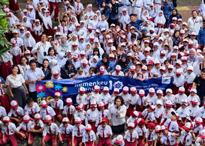 Kemenkeu Mengajar 10 Malang: Tanamkan Literasi Keuangan, Rajut Masa Depan