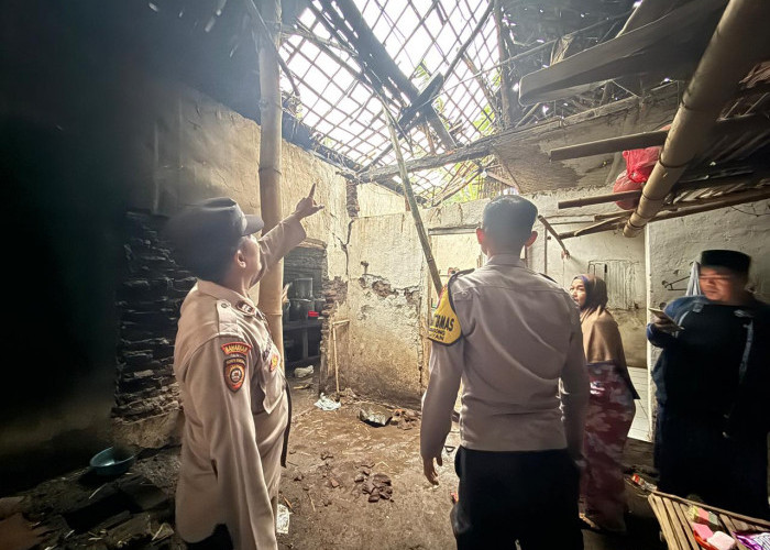 Masjid dan Rumah Warga Wonorejo-Kejayan Diterjang Angin Kencang