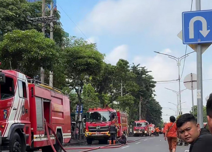 Ruang Operasi Gedung PPJT RSUD Dr. Soetomo Surabaya Terbakar, Pasien Dievakuasi Intensif