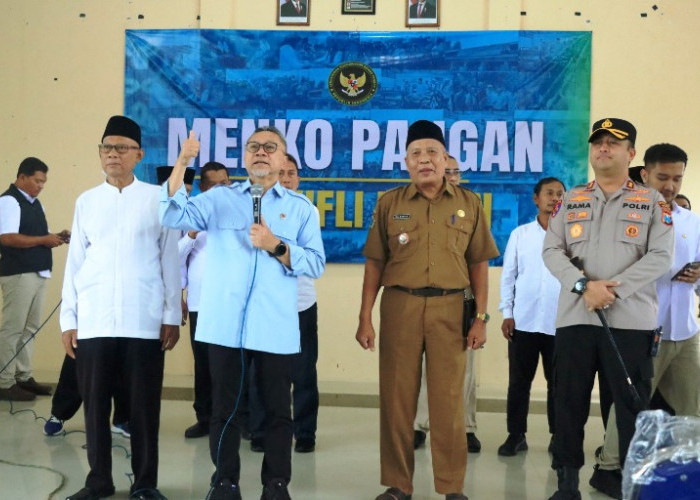 Kapolres Gresik Dampingi Menko Pangan Tinjau Program Makanan Bergizi Gratis