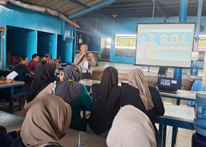  Satlantas Polres Pasuruan Ajarkan Safety Riding kepada Ribuan Karyawan Perusahaan