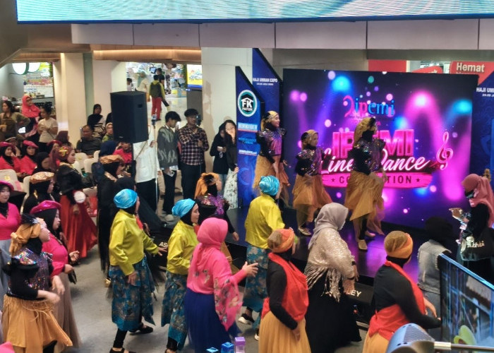 Kemeriahan Line Dance IPEMI Warnai Haji  Umrah Expo 2026 di Tunjungan Plaza 