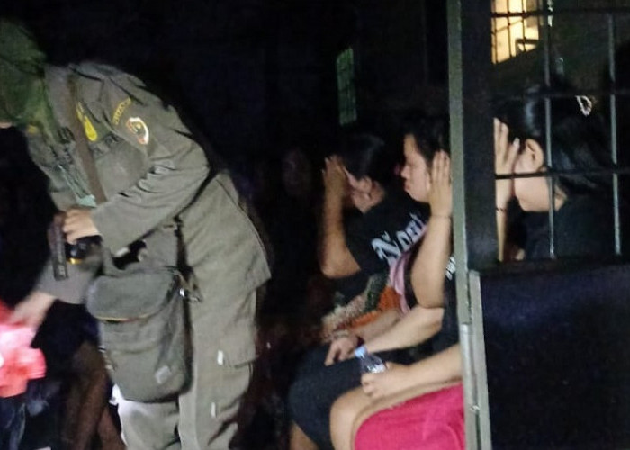 Razia Warung Remang-Remang, Satpol PP Mojokerto Amankan 18 Orang