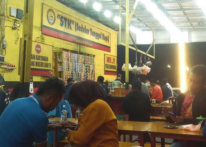 Warkop STK Surabaya, Ruang Tamu Publik Tempat Semua Orang Bertemu dan Berbagi Cerita