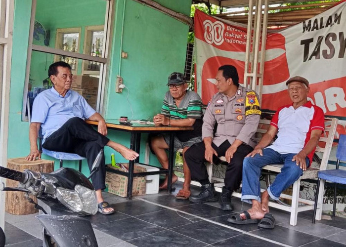 Perkuat Keamanan Lingkungan, Bhabinkamtibmas Kalirungkut Sosialisasikan Call Center 110 ke Pengurus RT