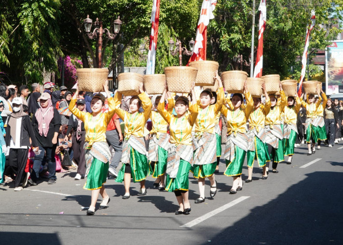 Potensi Kemajuan Pembangunan Daerah Warnai Megilan Karnaval di Lamongan