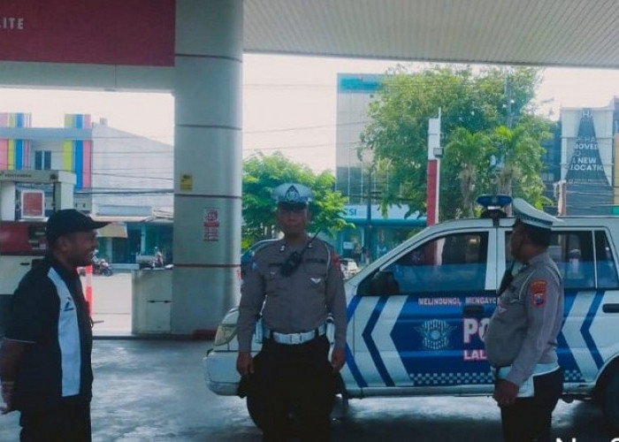 Polsek Lakarsantri Pastikan Stok BBM Aman Melalui Patroli Presisi di Sejumlah SPBU