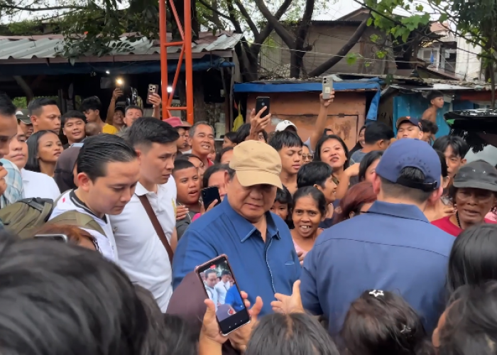 Prabowo Tinjau Permukiman Bantaran Rel di Jakarta, Tekad Sediakan Hunian Layak