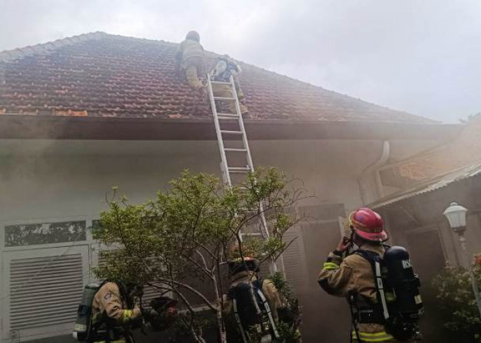 Rumah Praktik dr Puruhito di Tegalsari Surabaya Terbakar, Tiga Penghuni Sempat Terjebak