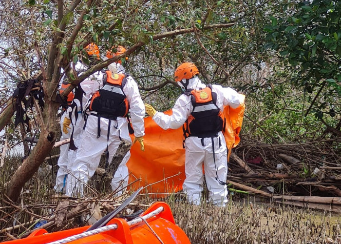Geger Mayat Pria Misterius di Muara Miari Sungai Sembilangan