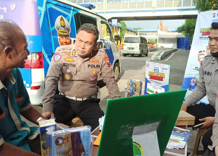 Jamin Keselamatan Mudik Lebaran 2026, Ditlantas Polda Jatim Rangkul Sopir Bus di Terminal Purabaya