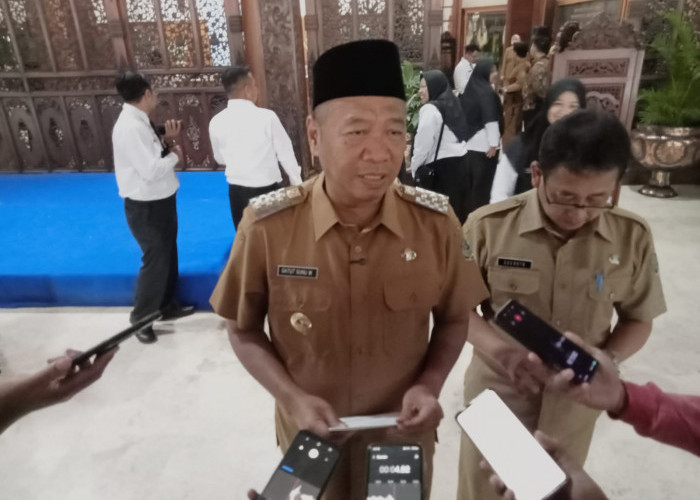 Bupati Gatut Sunu Ingatkan Sekolah Patuhi Aturan Soal Jual Beli Buku dan Seragam