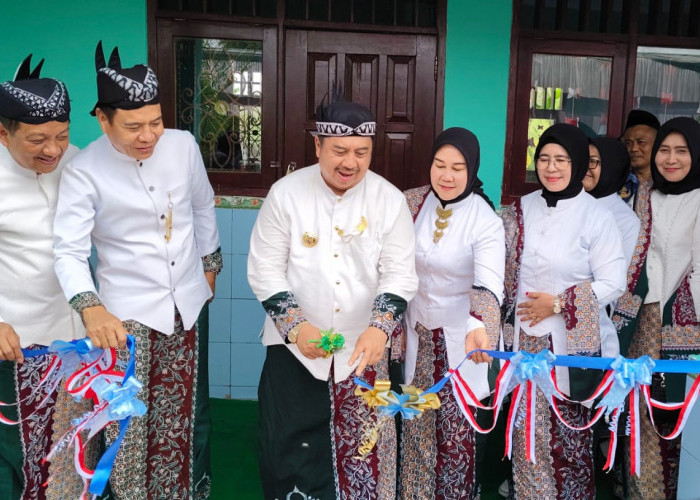 Peringatan Hardiknas, Bupati Warsubi Launching Kegiatan Fisik bagi Satuan Pendidikan