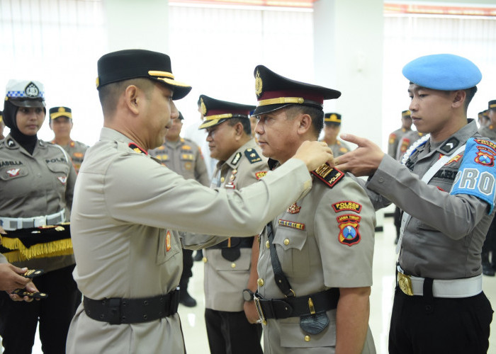 Pimpin Sertijab, Wakapolres Gresik Tekankan Profesionalisme dan Dedikasi Pelayanan