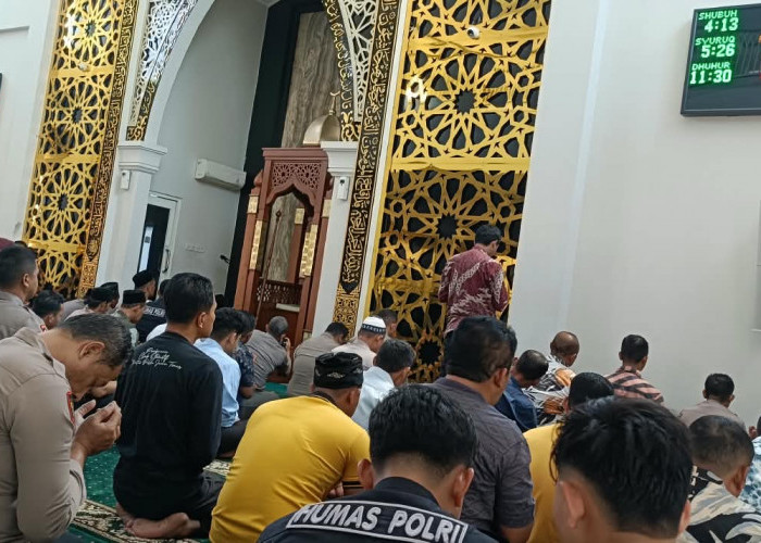 Polisi dan Masyarakat Doakan Kesembuhan Santri Ponpes Manbaul Hikam