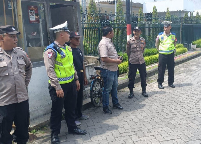 Jaga Kondusivitas Jelang Pergantian Tahun, Polsek Sawahan Intensifkan Patroli Pemukiman