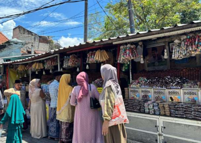 Kurma Tunisia, Mesir, dan Madinah Favorit Pembeli di Wisata Sunan Ampel Surabaya