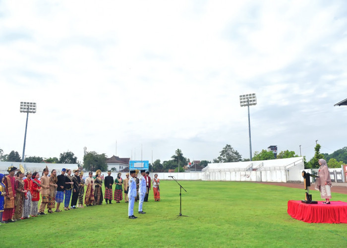 Bunda Indah: Simbol Anak Berpakaian Adat Ingatkan Generasi Muda akan Kebanggaan Nasional