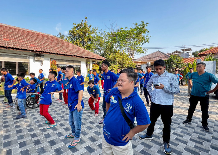 Peringati Haornas, Dafam Pacific Caesar Surabaya Ajak Anak UPTD Senam Ceria