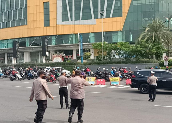 Polsek Gayungan Siagakan Personel Amankan Titik Kumpul Aksi Unjuk Rasa Buruh