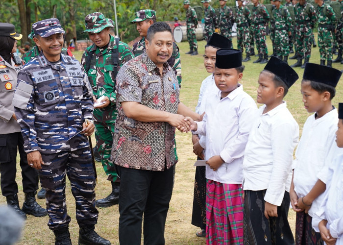 Sinergi TNI-Rakyat Tuntaskan Sasaran 100 Persen, Kasrem 084/Bhaskara Jaya Tutup TMMD Ke-128 di Bangkalan