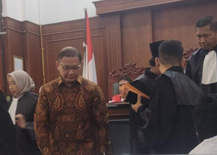 Kesaksian Kadindik Jatim Buka Celah Dakwaan, Unsur Pemerasan Dipertanyakan