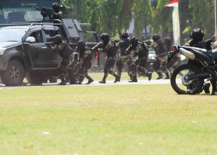 Perayaan HUT ke-79 TNI di Bojonegoro, Ketua KPU dan Bawaslu Disandera